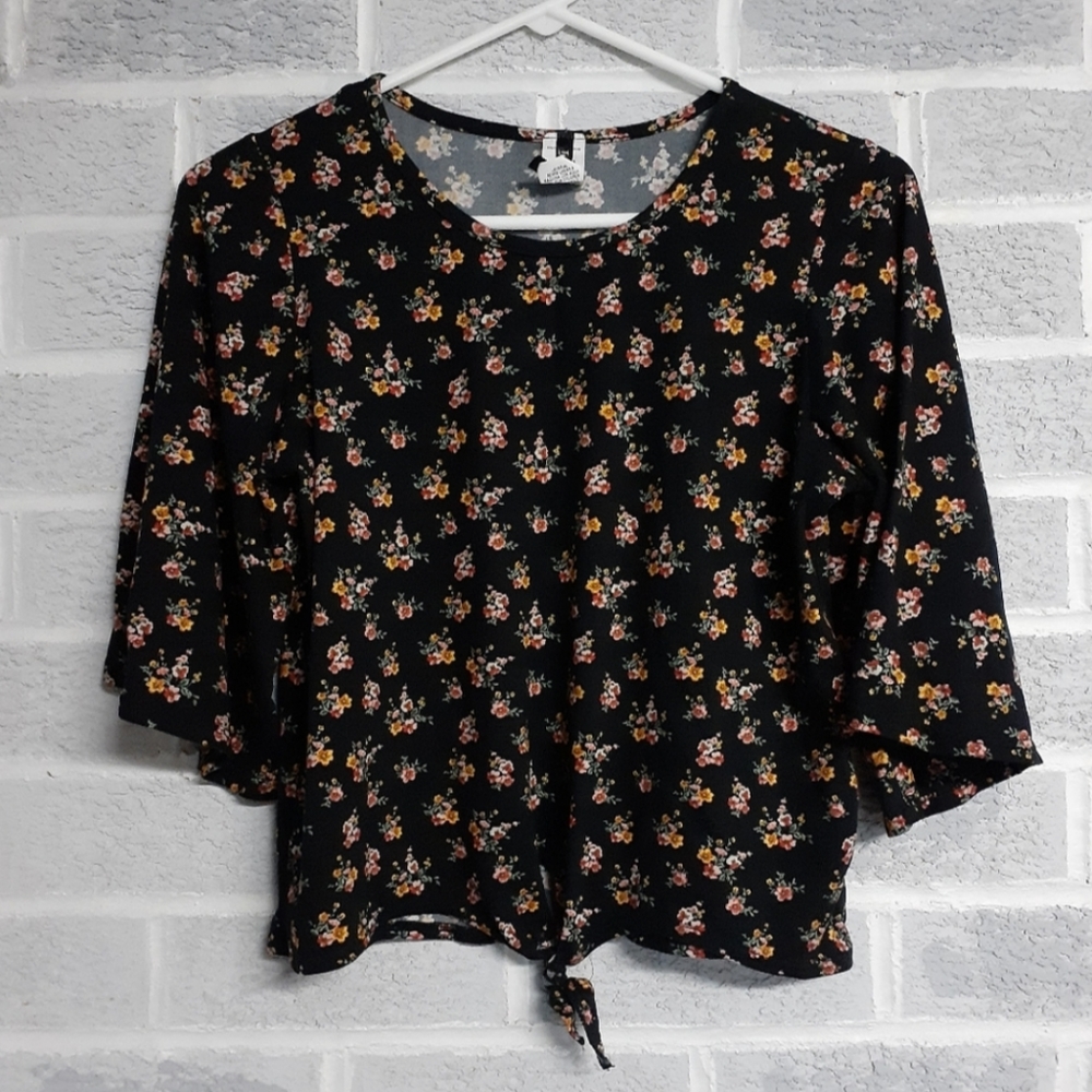 FREE w/ Bundle Insta Girl Flowy Black Floral Belle Sleeved Shirt Large (14/16)